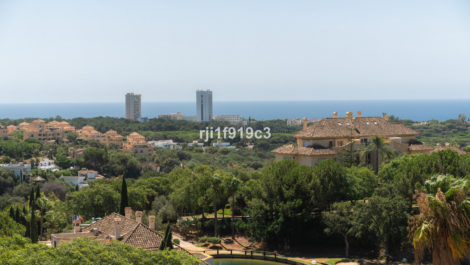 Apartamentos de 3 dormitorios en venta en Elviria Hills – R5124259