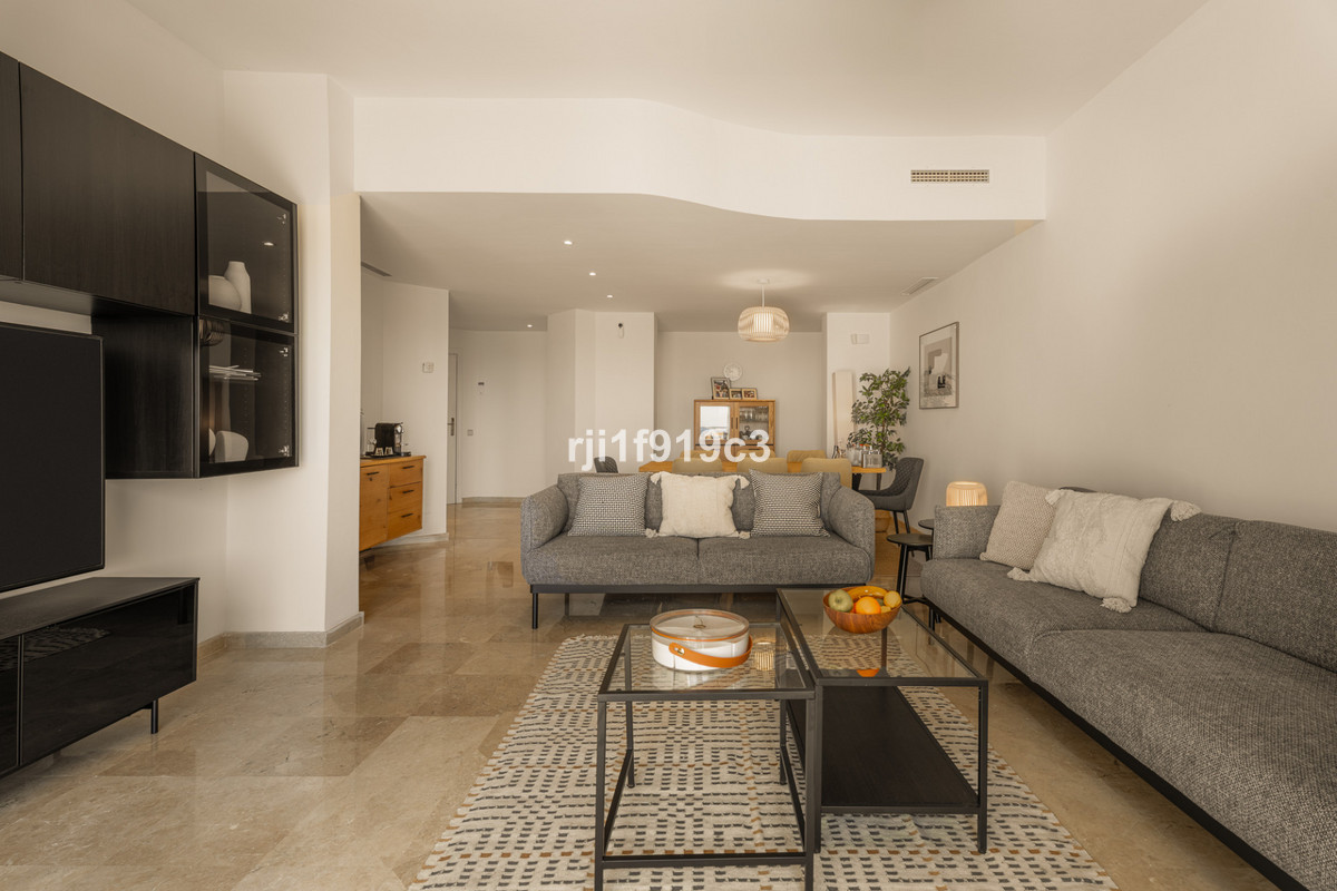 3 bedroom Apartments for sale in Elviria Hills – R5124259