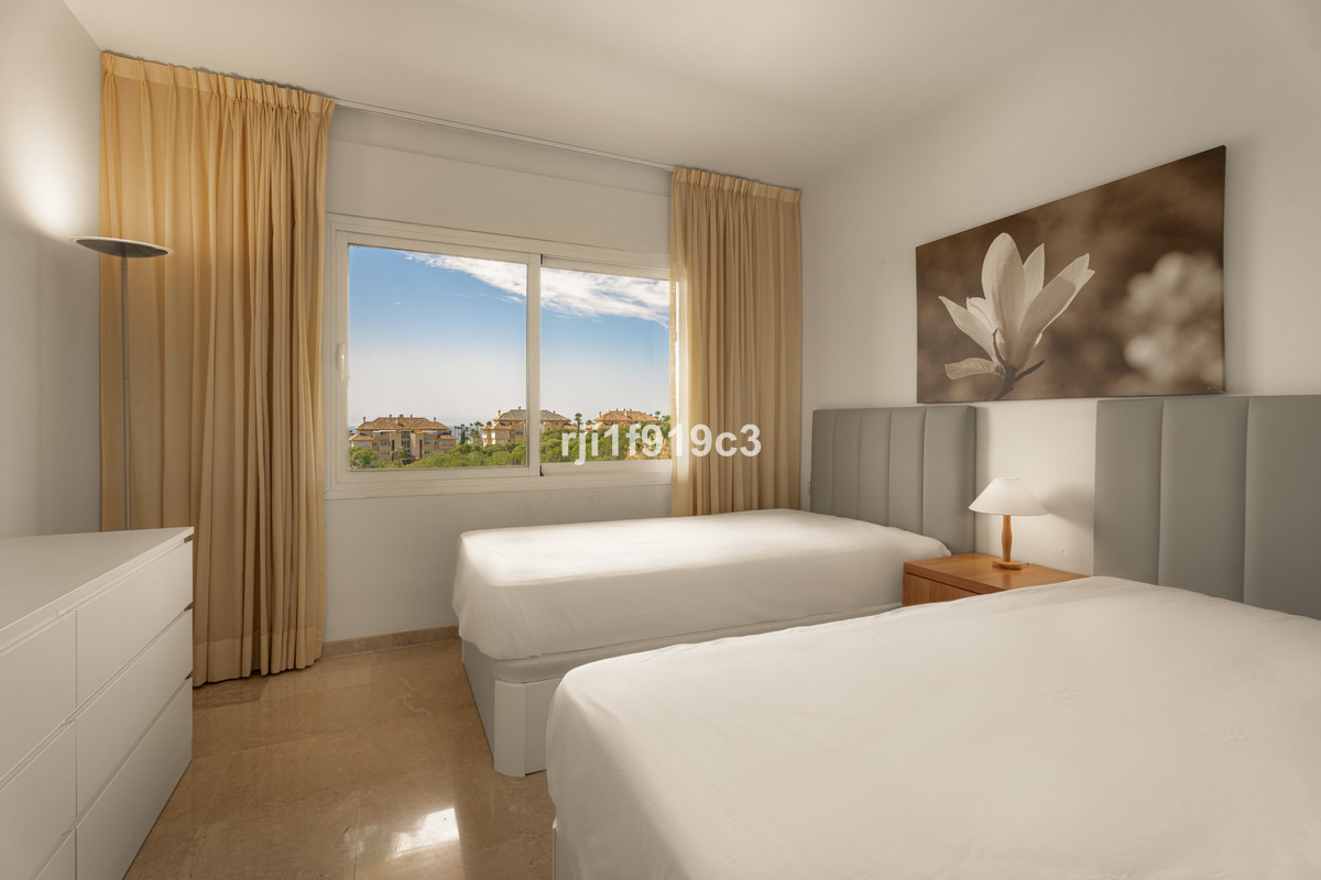 3 bedroom Apartments for sale in Elviria Hills – R5124259