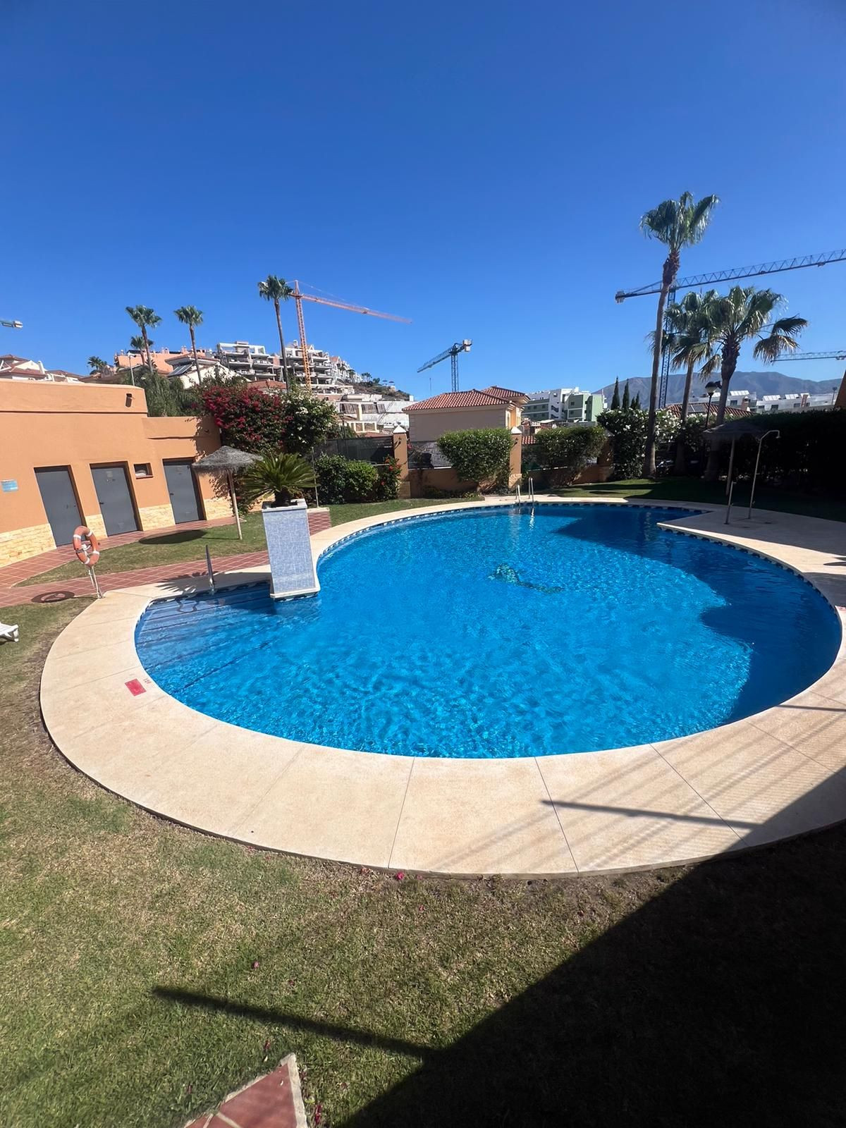 Pareados de 5 dormitorios en venta en Riviera del Sol – R5144131