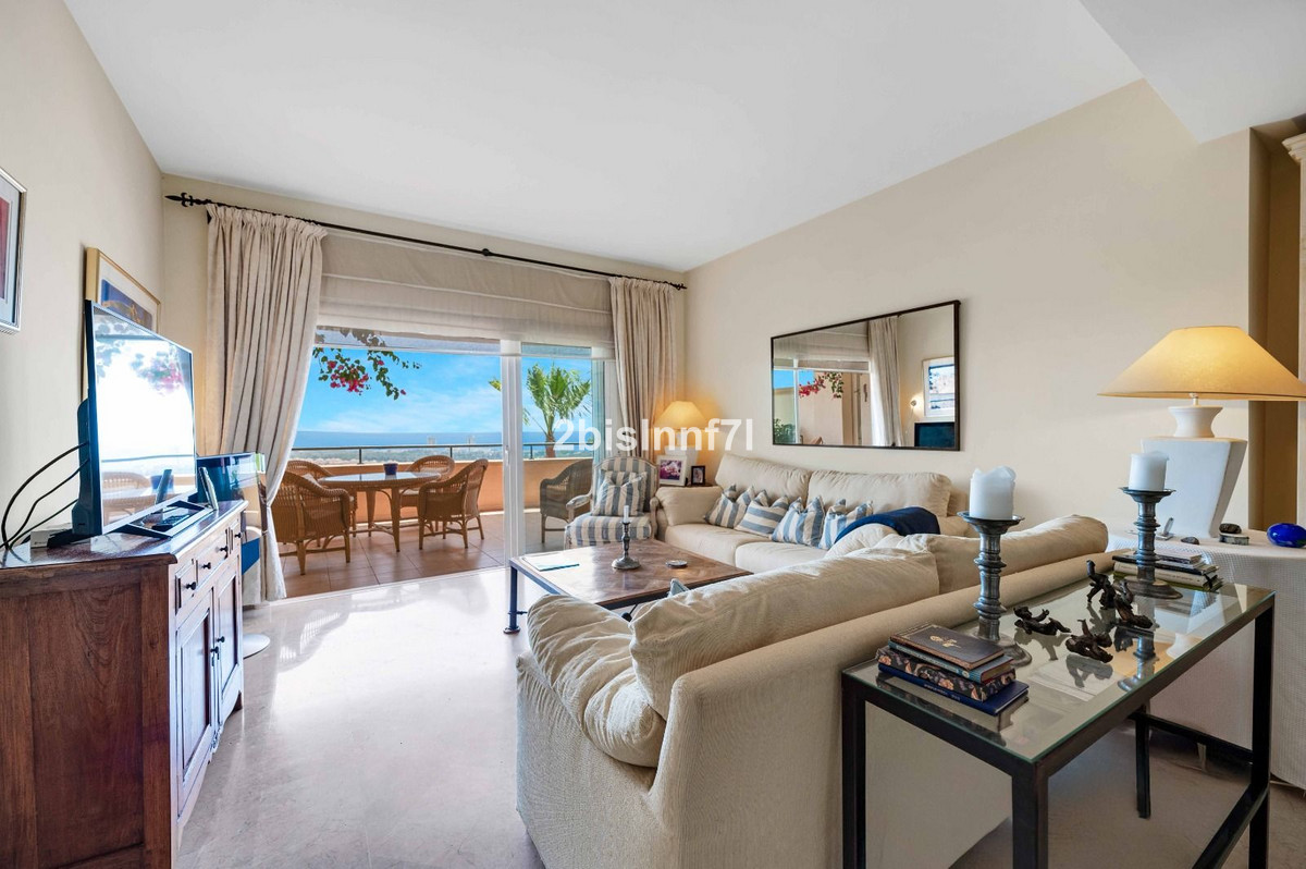 3 bedroom Apartments for sale in Elviria – R5131633