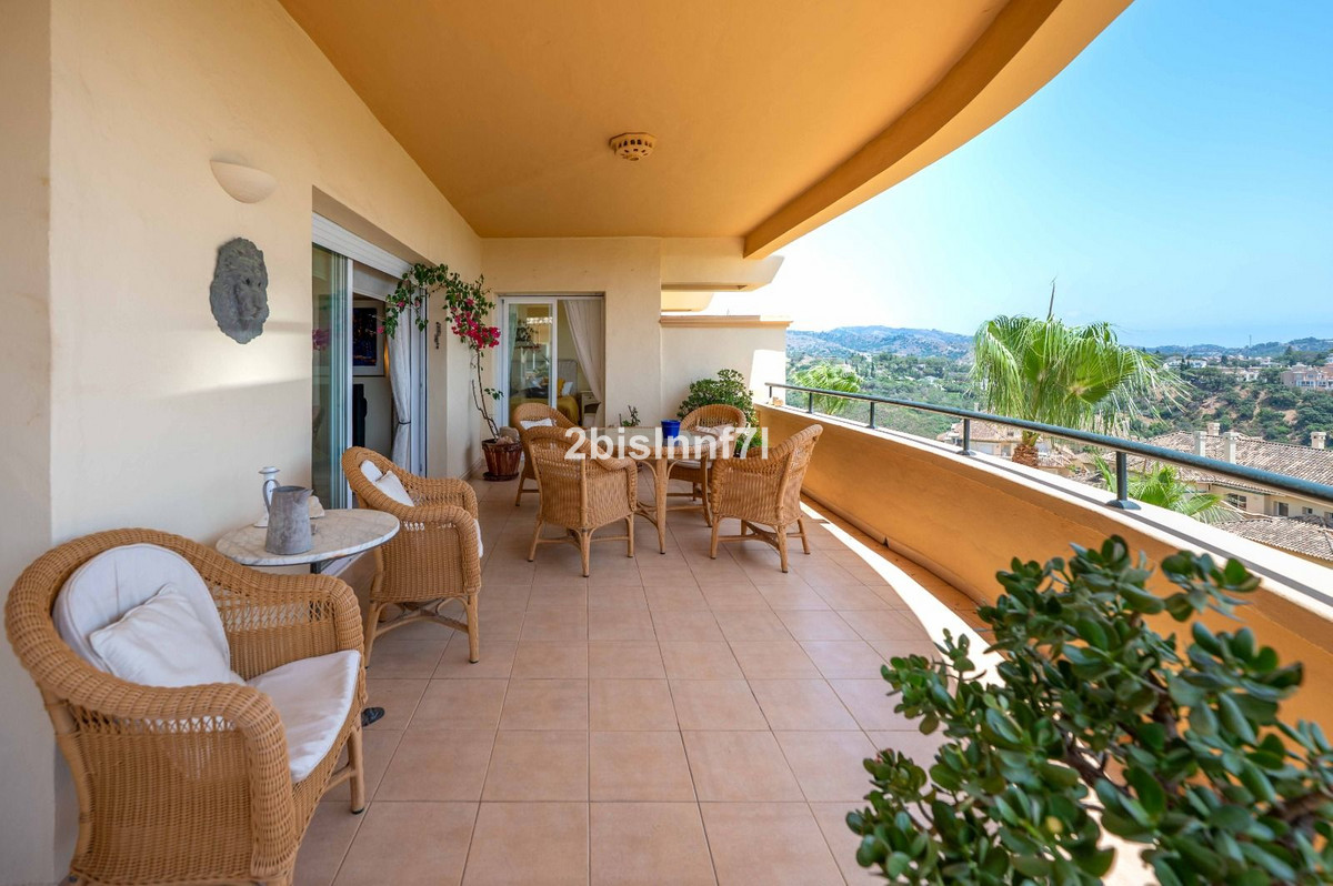 3 bedroom Apartments for sale in Elviria – R5131633