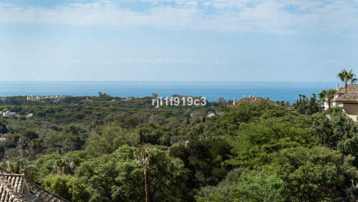 Apartamentos de 3 dormitorios en venta en Elviria Hills – R5129218 en 