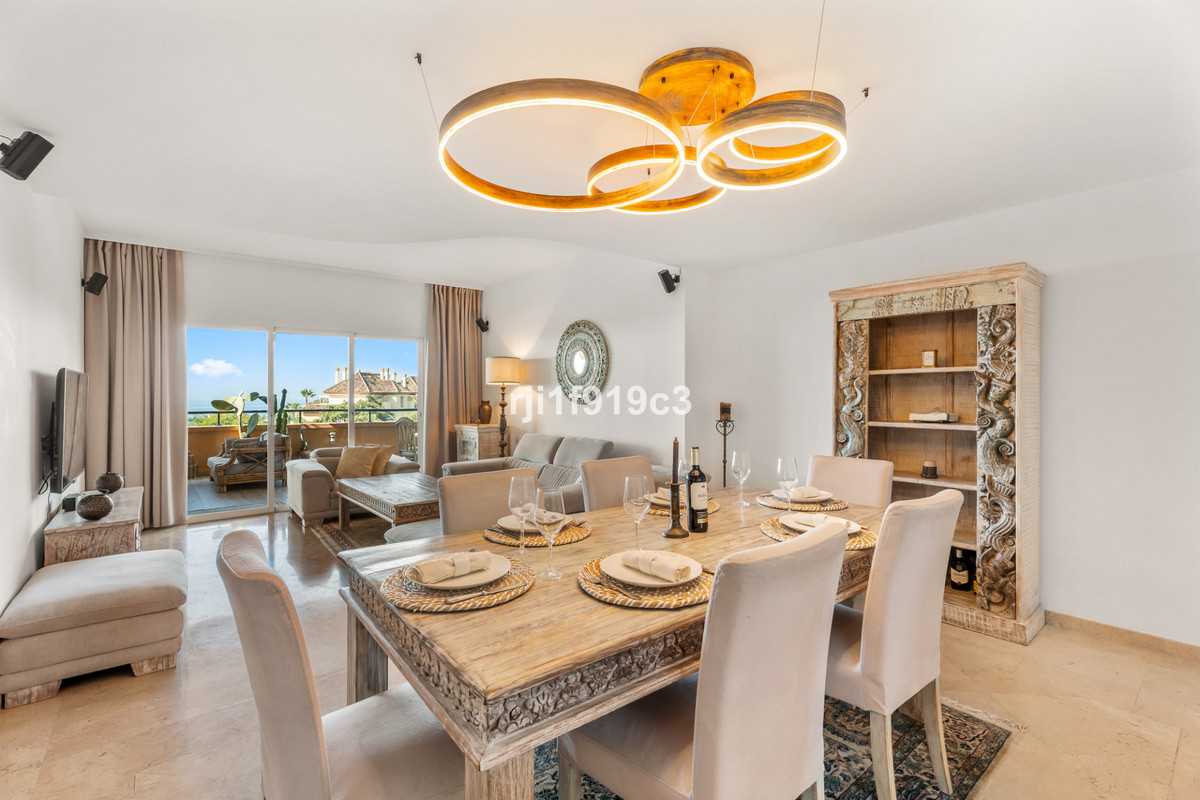 3 bedroom Apartments for sale in Elviria Hills – R5129218