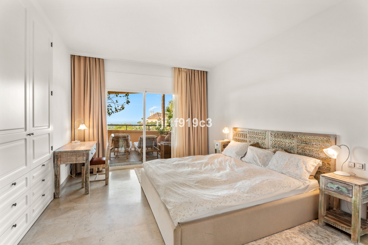 3 bedroom Apartments for sale in Elviria Hills – R5129218