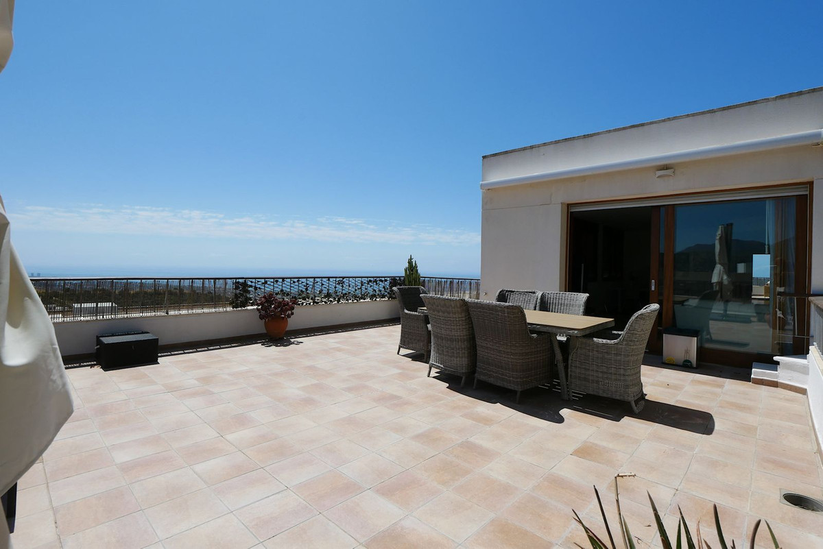 3 bedroom Penthouses for sale in Altos de los Monteros – R5126983
