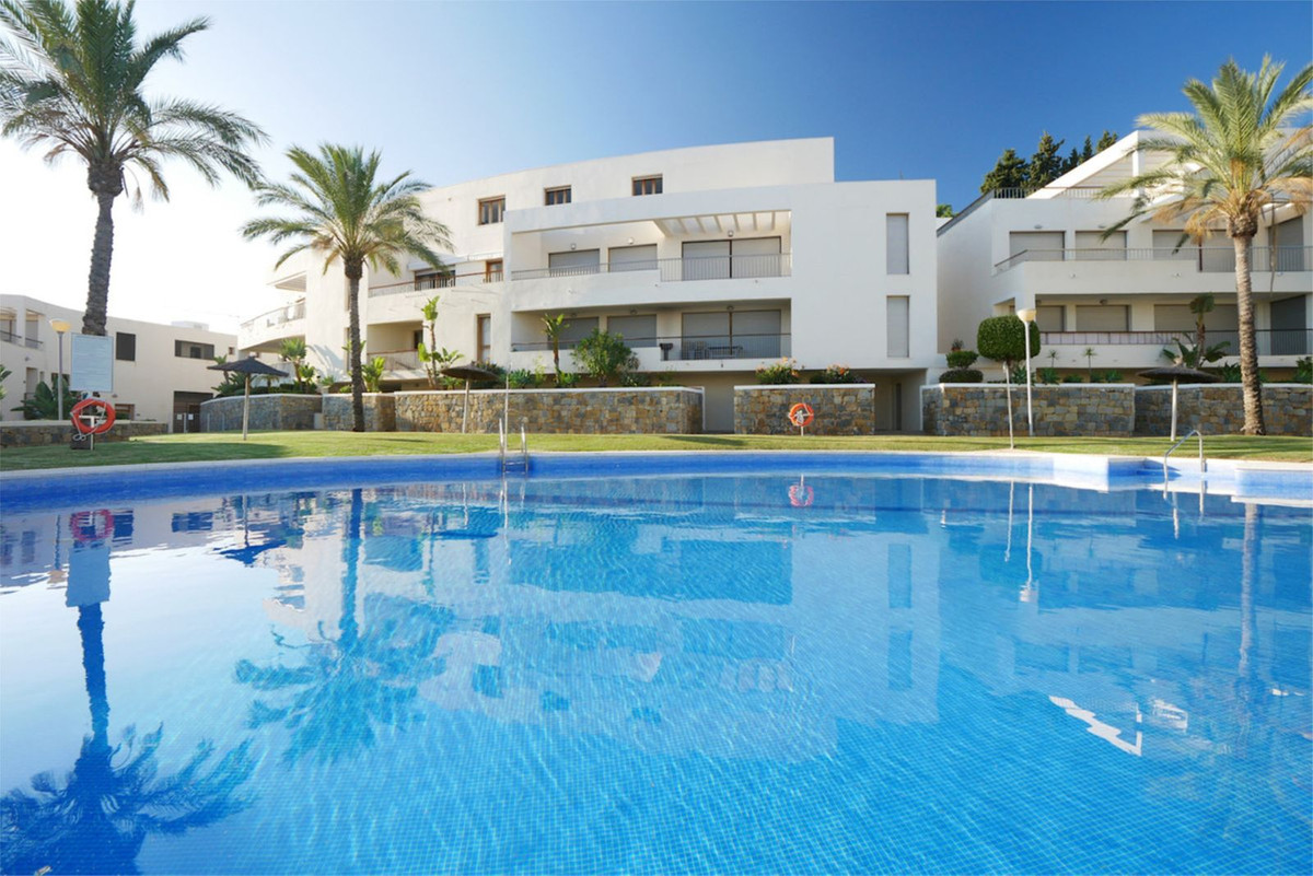 3 bedroom Penthouses for sale in Altos de los Monteros – R5126983
