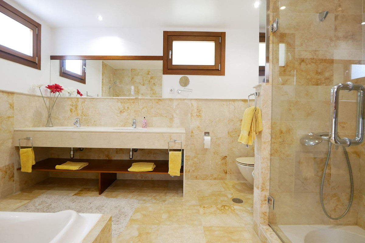 3 bedroom Penthouses for sale in Altos de los Monteros – R5126983