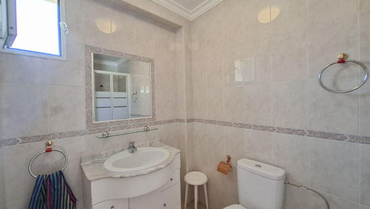 Aticos de 2 dormitorios en venta en Marbella – R5126014 en 