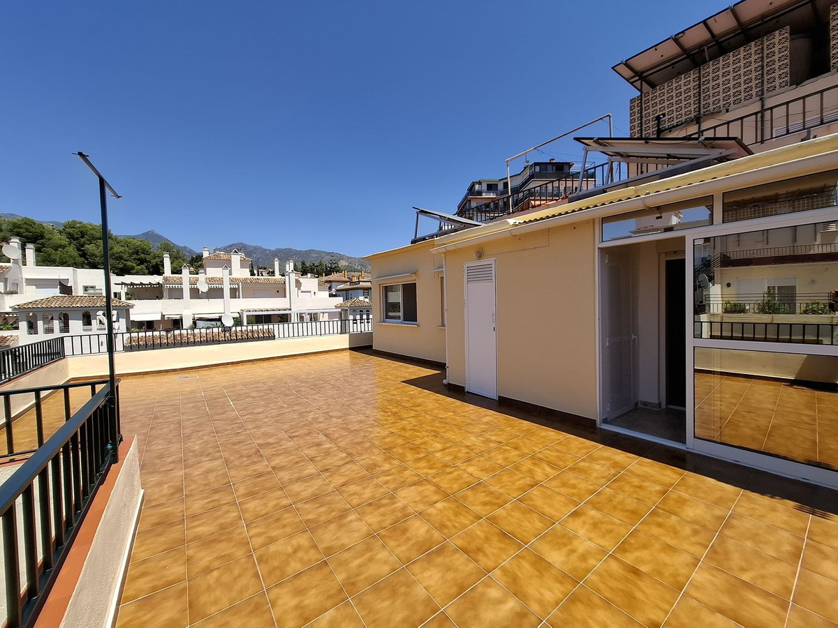 Aticos de 2 dormitorios en venta en Marbella – R5126014