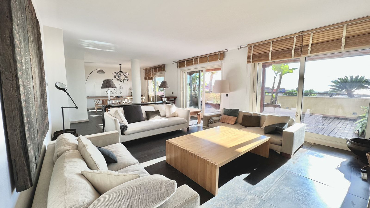 3 bedroom Apartments for sale in Sierra Blanca – R5143915