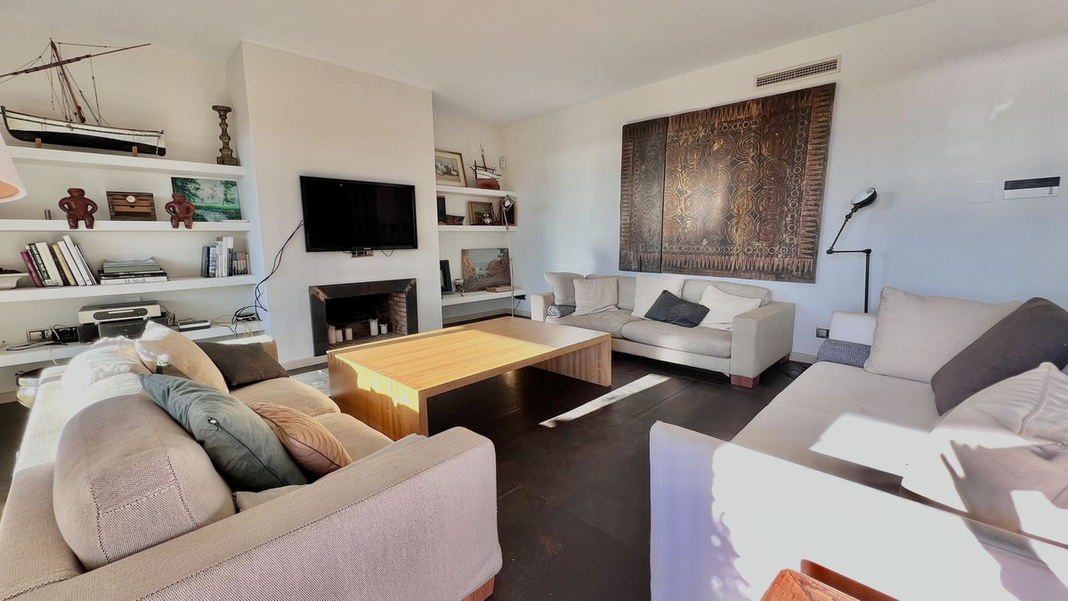 3 bedroom Apartments for sale in Sierra Blanca – R5143915