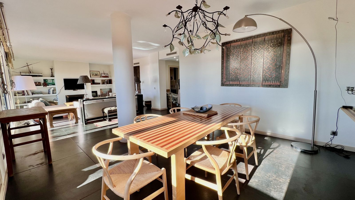 3 bedroom Apartments for sale in Sierra Blanca – R5143915