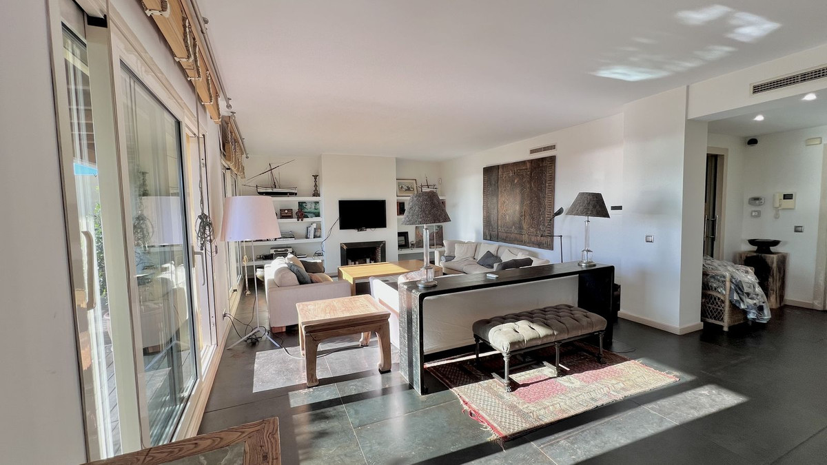3 bedroom Apartments for sale in Sierra Blanca – R5143915