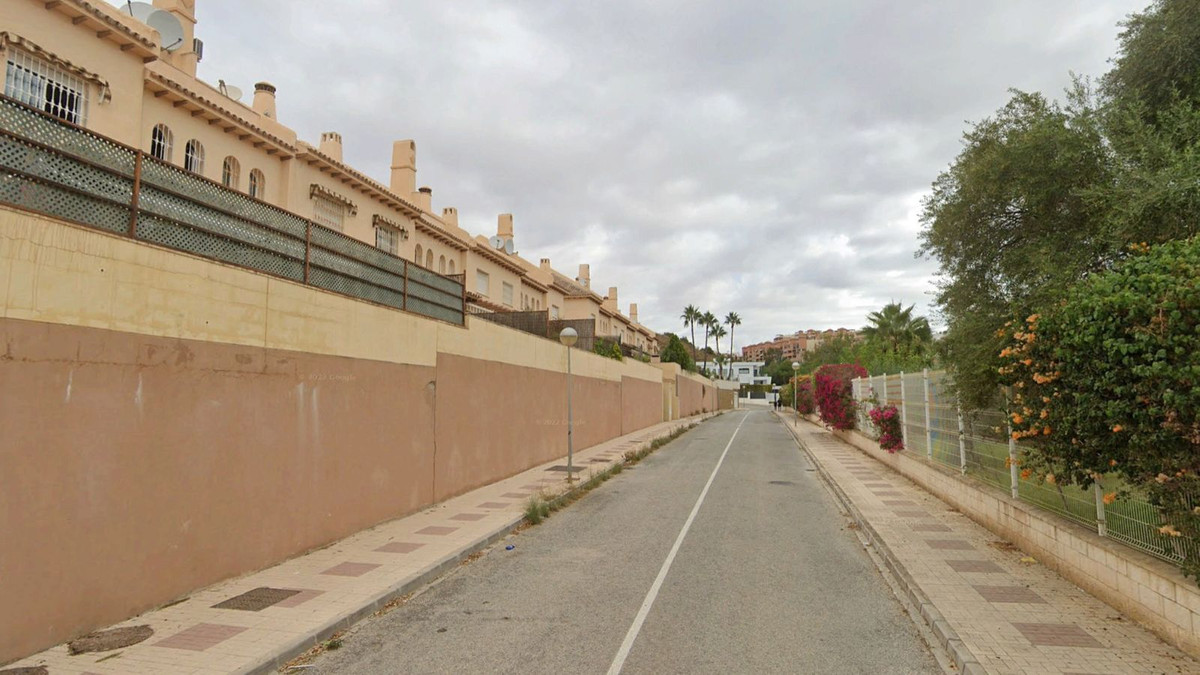 3 bedroom Townhouses for sale in Calahonda – R5051086