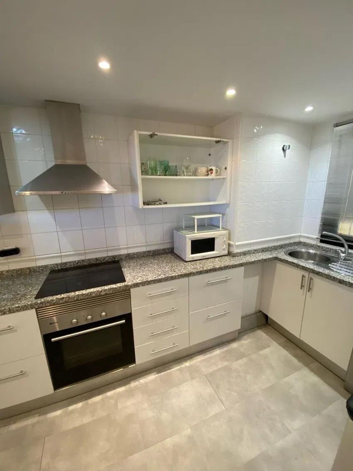 Apartamentos de 4 dormitorios en venta en Selwo – R5139637