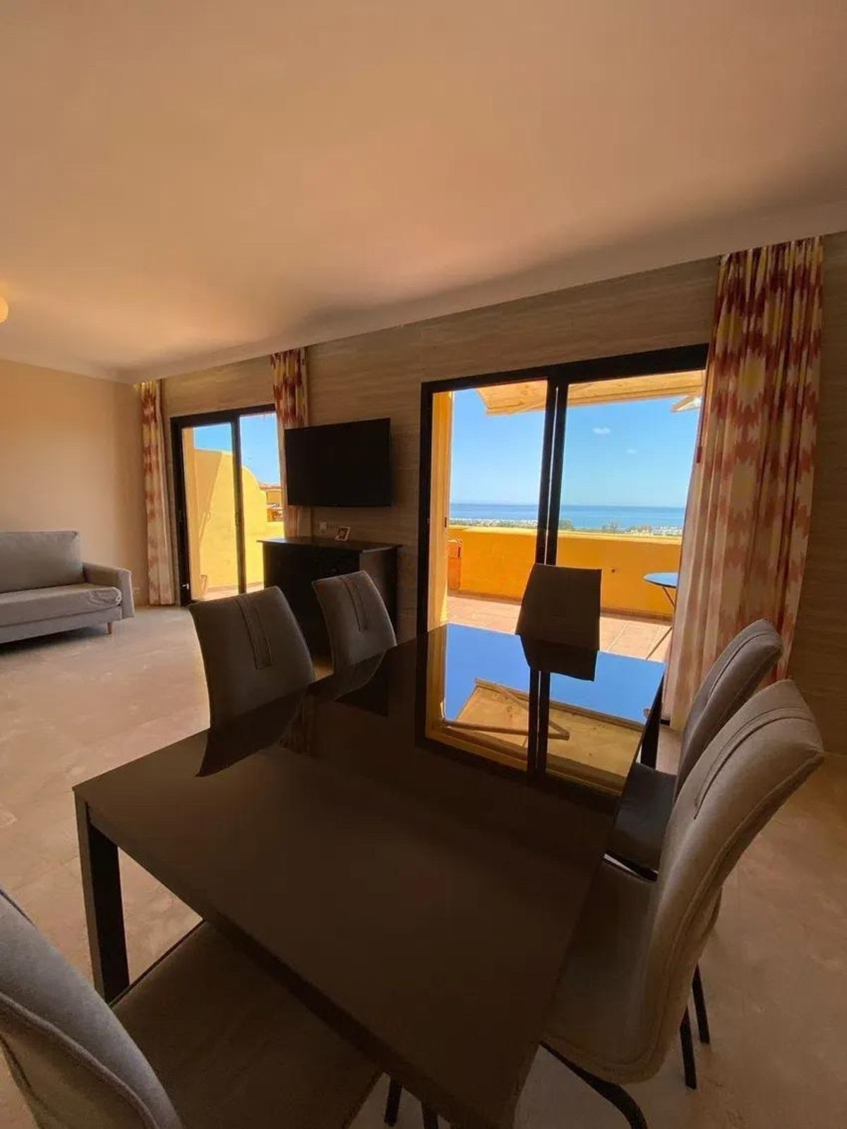 Apartamentos de 4 dormitorios en venta en Selwo – R5139637