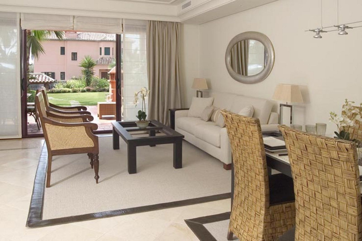 Adosados de 4 dormitorios en venta en Milla de Oro – R5126059