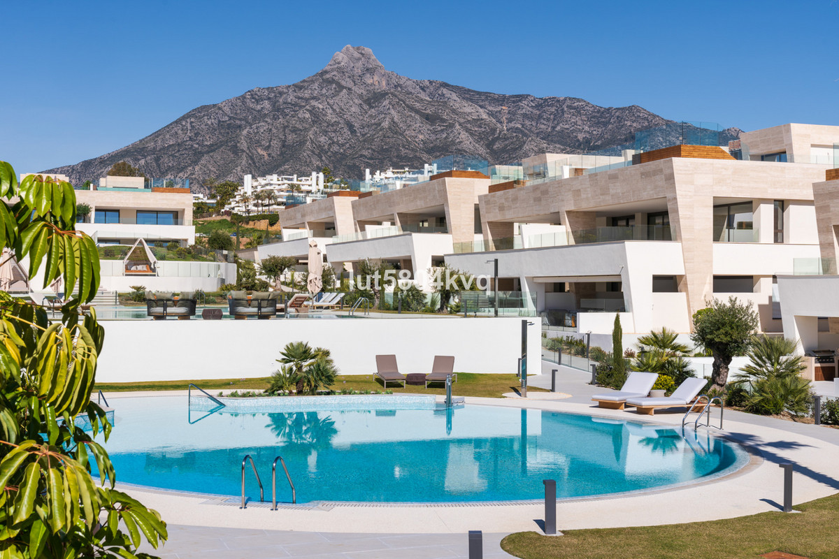 4 bedroom Apartments for sale in Milla de Oro – R5075737