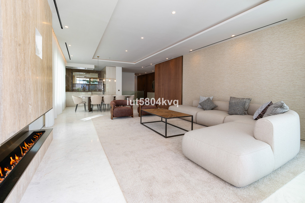 4 bedroom Apartments for sale in Milla de Oro – R5075737
