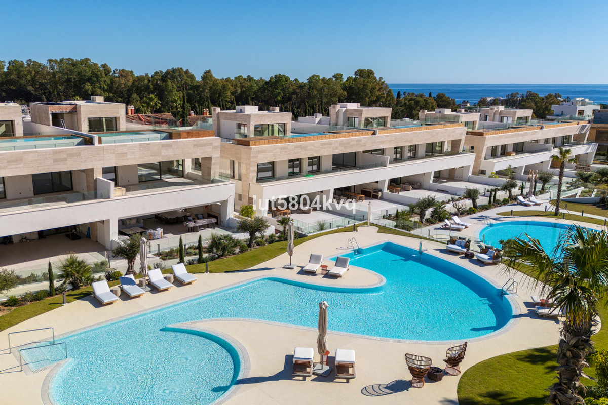 4 bedroom Apartments for sale in Milla de Oro – R5075737