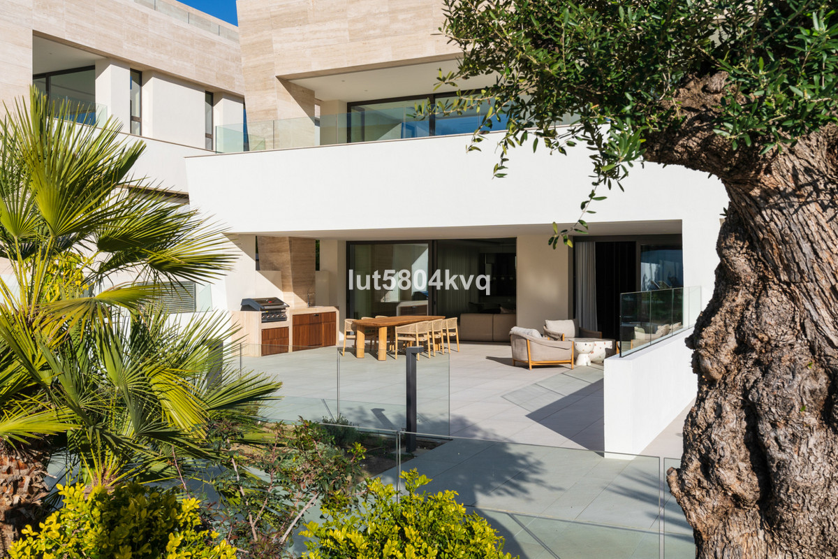 4 bedroom Apartments for sale in Milla de Oro – R5075737