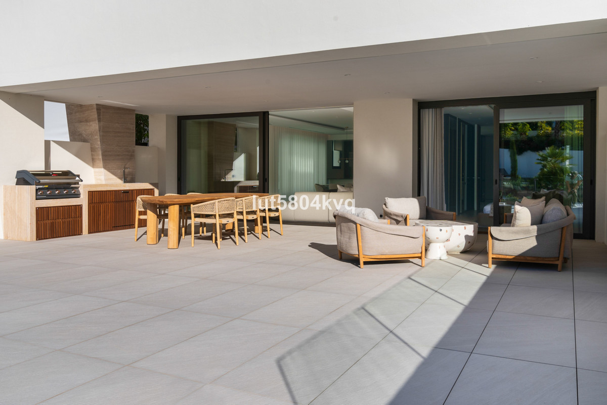 4 bedroom Apartments for sale in Milla de Oro – R5075737