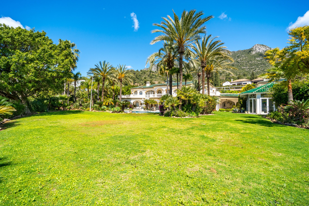14 bedroom Villas for sale in Milla de Oro – R5073526