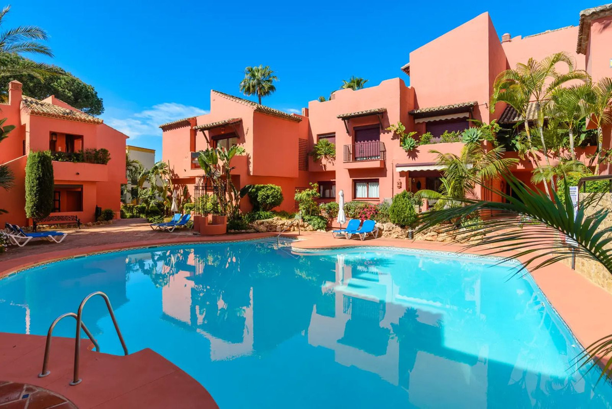 2 bedroom Apartments for sale in Elviria – R5144884