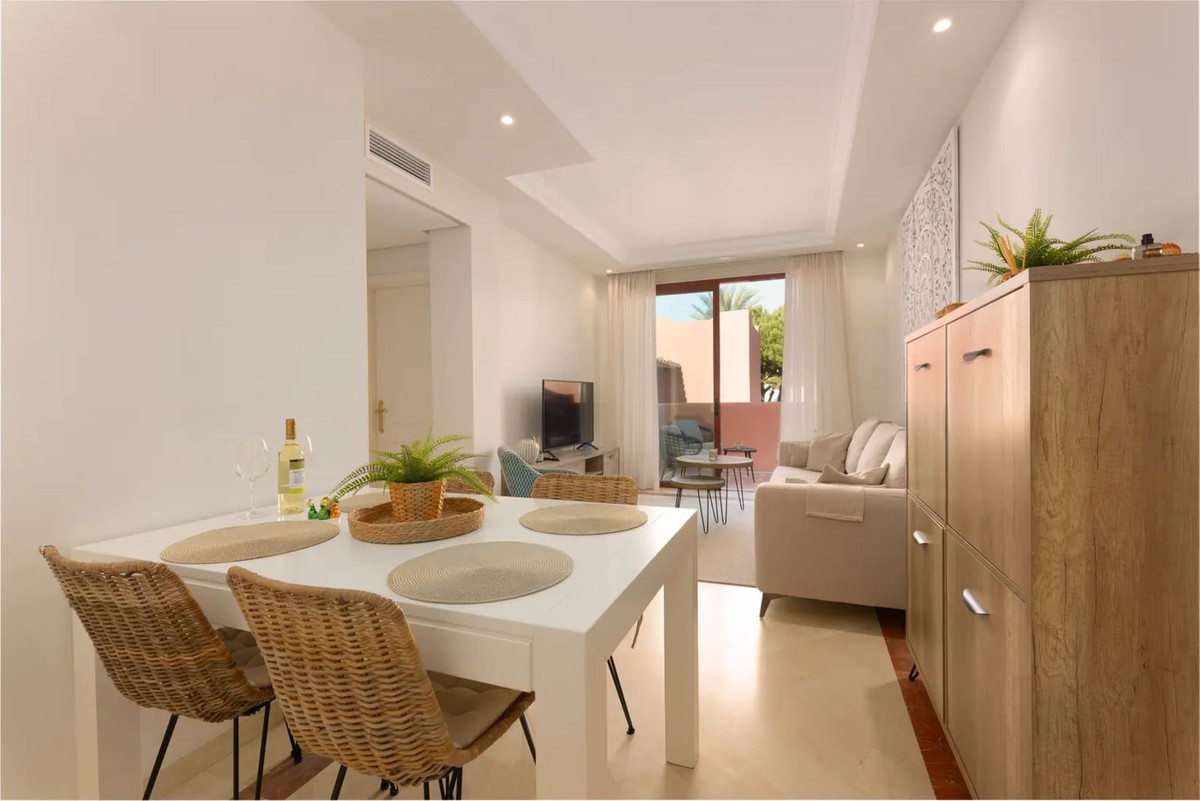 2 bedroom Apartments for sale in Elviria – R5144884