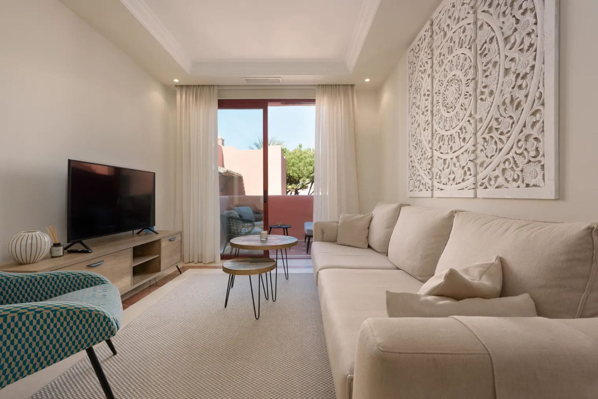 2 bedroom Apartments for sale in Elviria – R5144884