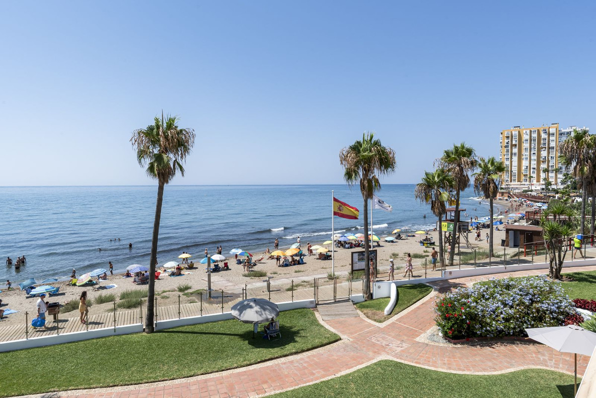 Apartamentos de 2 dormitorios en venta en Calahonda – R5138020