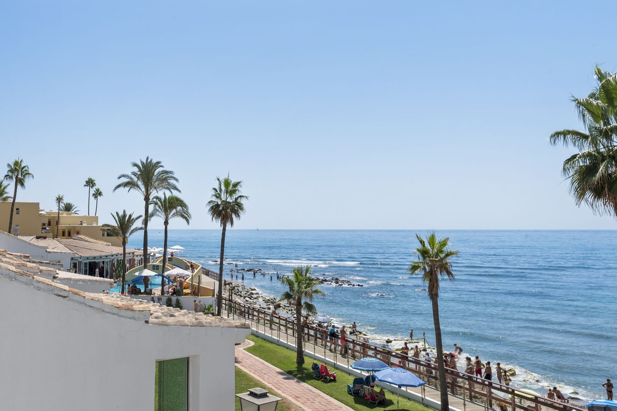 Apartamentos de 2 dormitorios en venta en Calahonda – R5138020