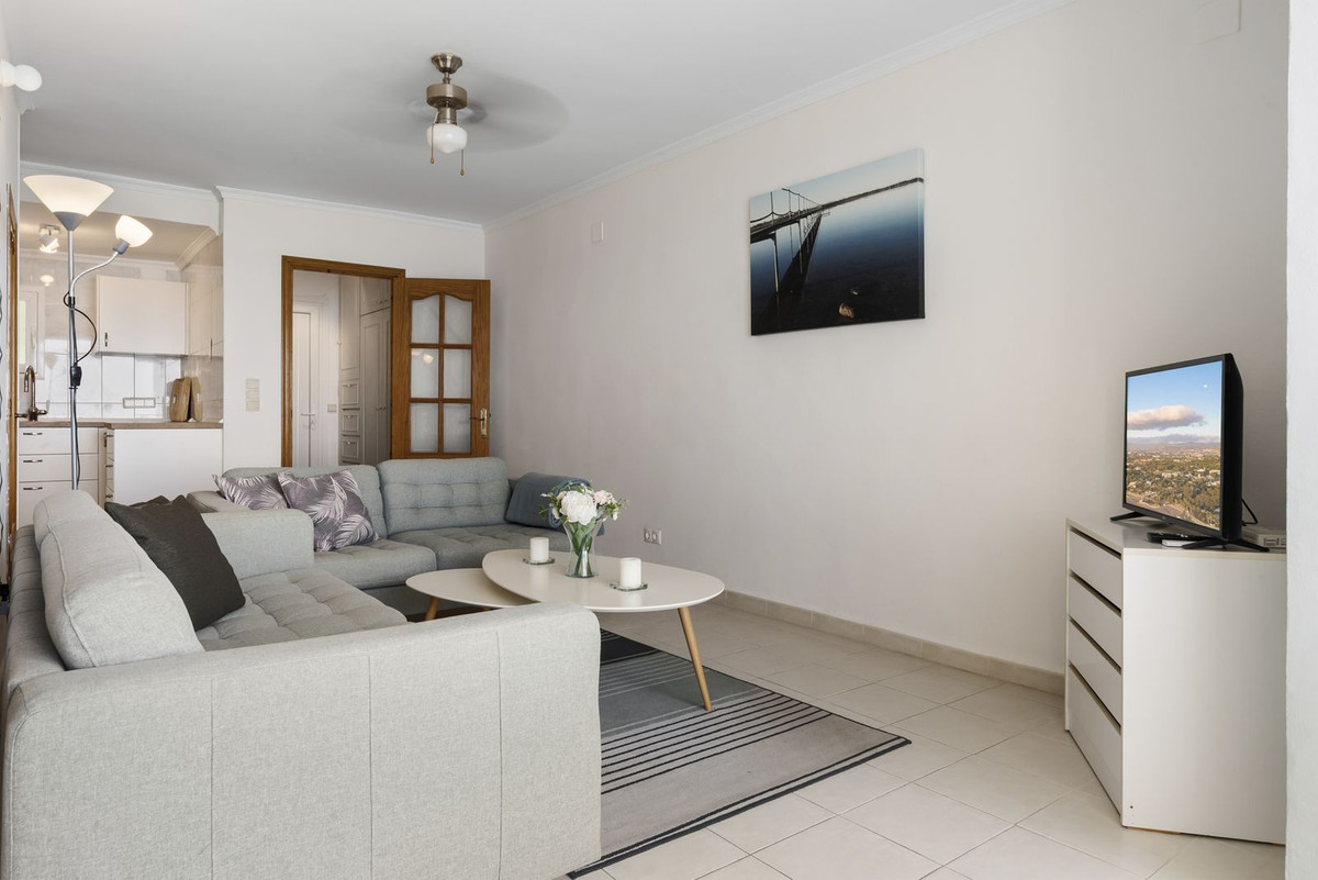 Apartamentos de 2 dormitorios en venta en Calahonda – R5138020