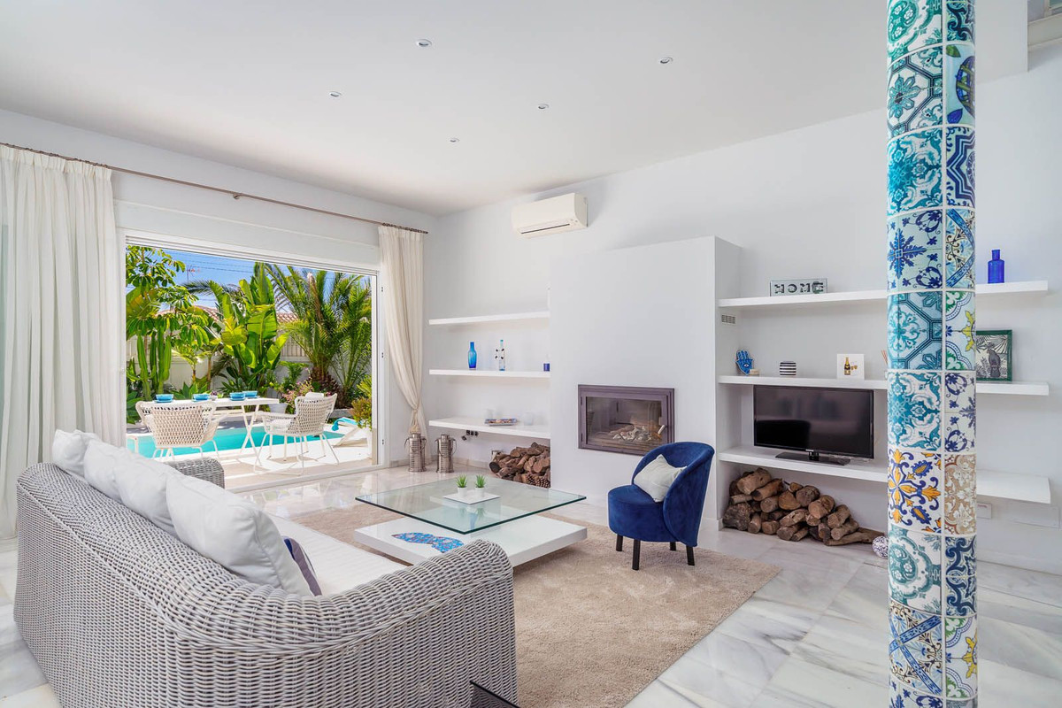 3 bedroom Villas for sale in Marbesa – R4783957