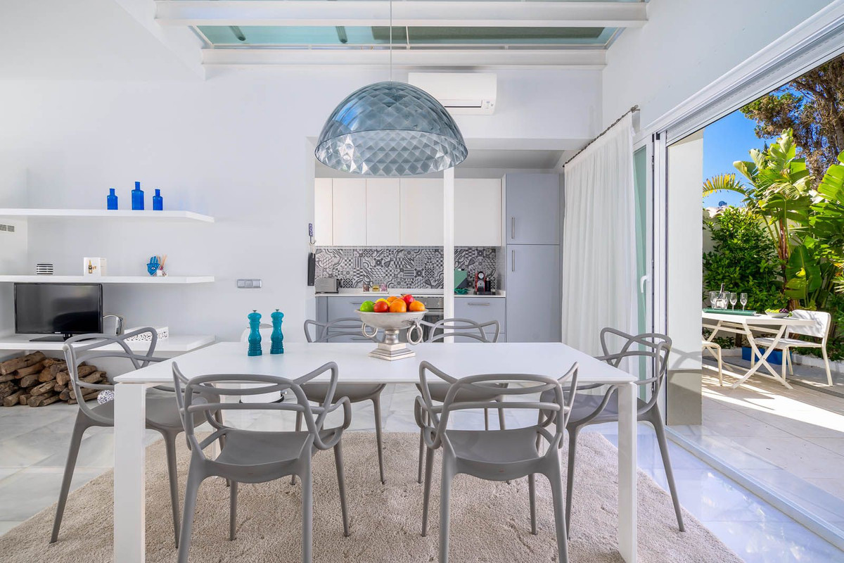 3 bedroom Villas for sale in Marbesa – R4783957