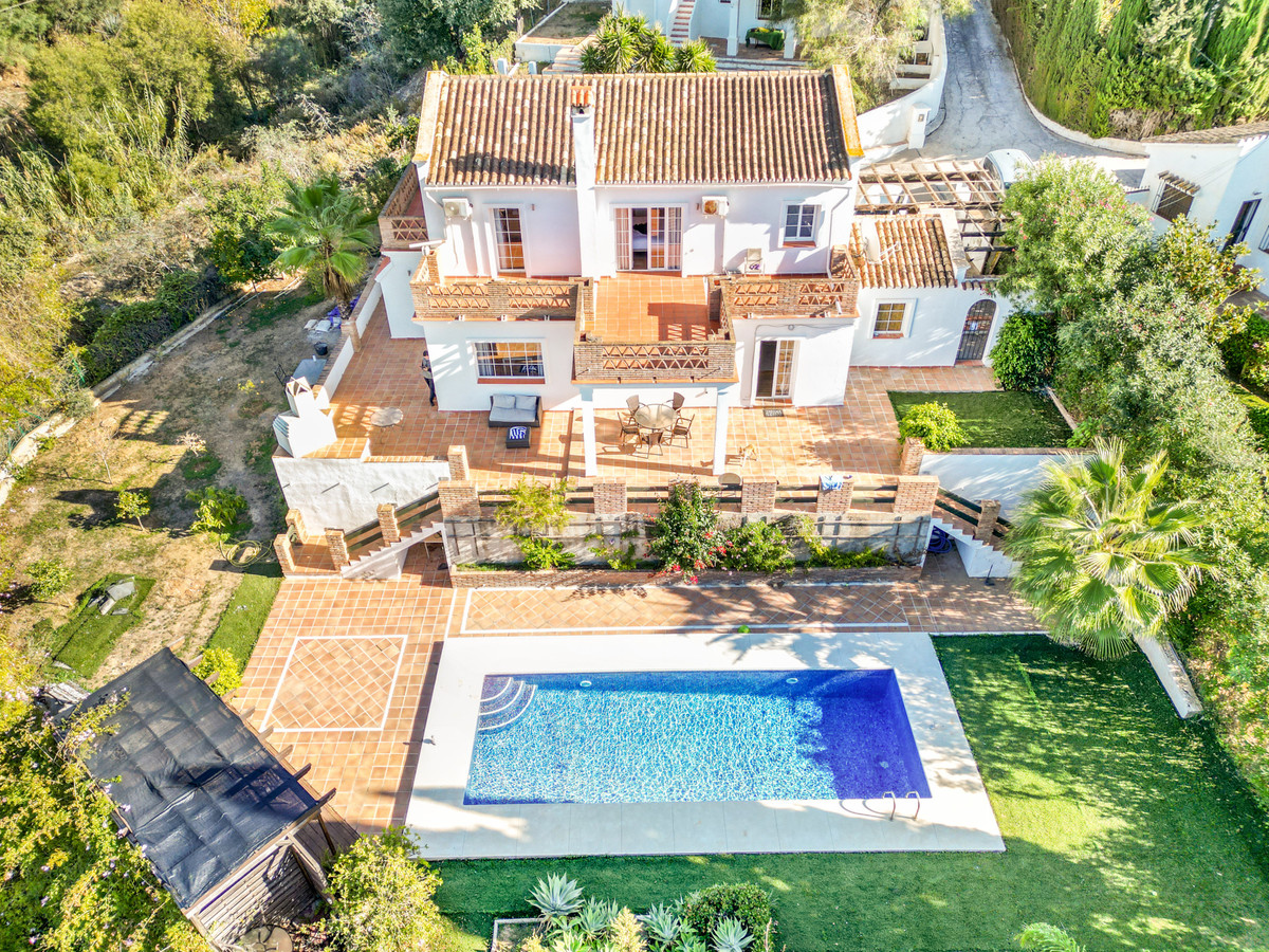 4 bedroom Villas for sale in Elviria – R5141941