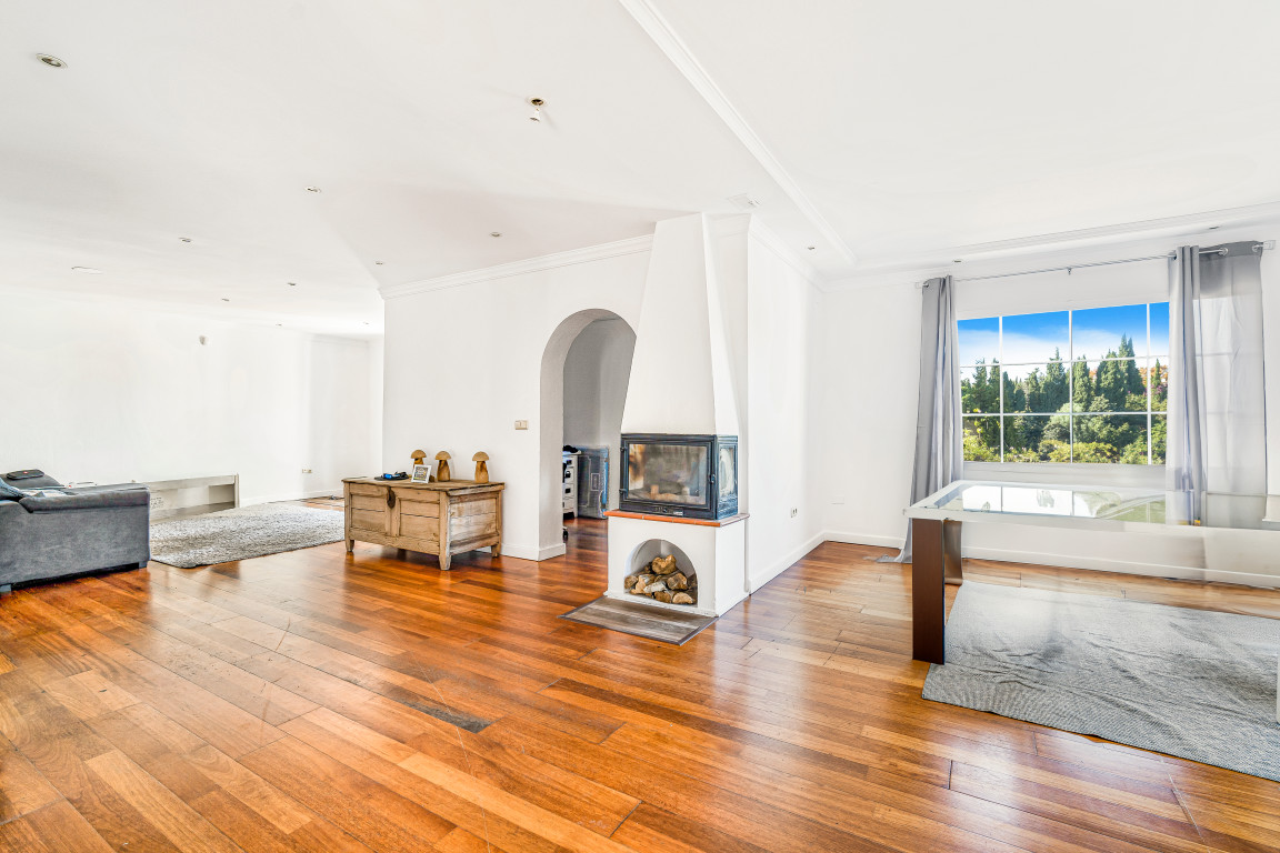 4 bedroom Villas for sale in Elviria – R5141941