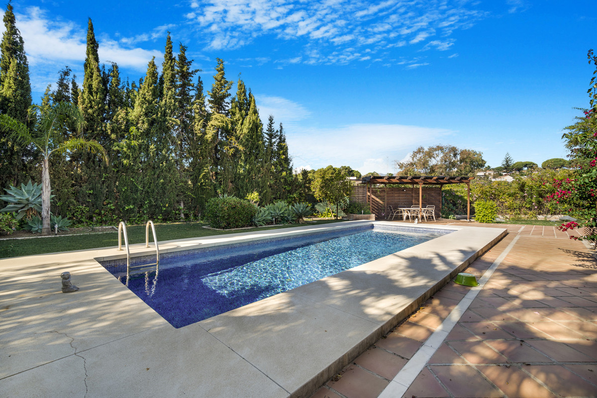 4 bedroom Villas for sale in Elviria – R5141941