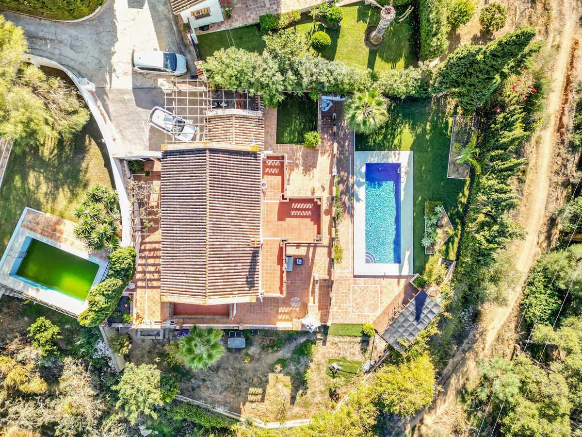 4 bedroom Villas for sale in Elviria – R5141941