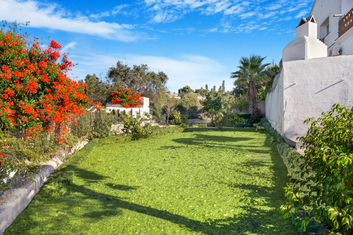 4 bedroom Villas for sale in Elviria – R5141941
