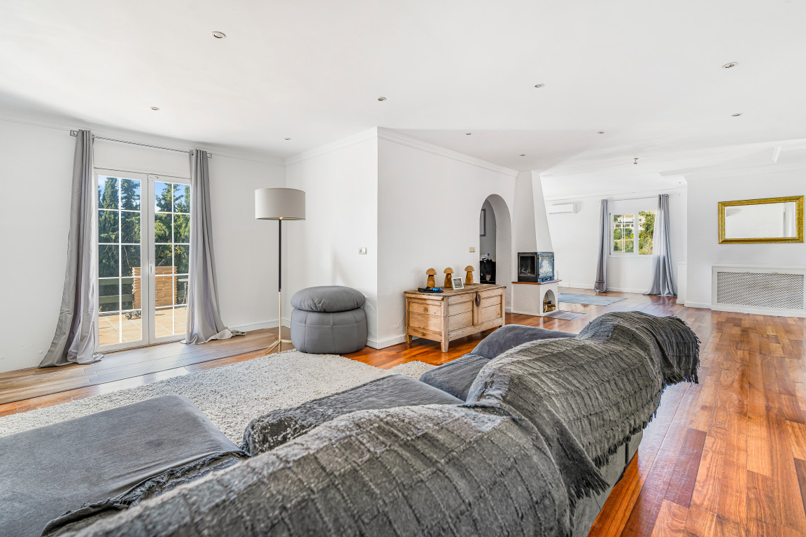 4 bedroom Villas for sale in Elviria – R5141941