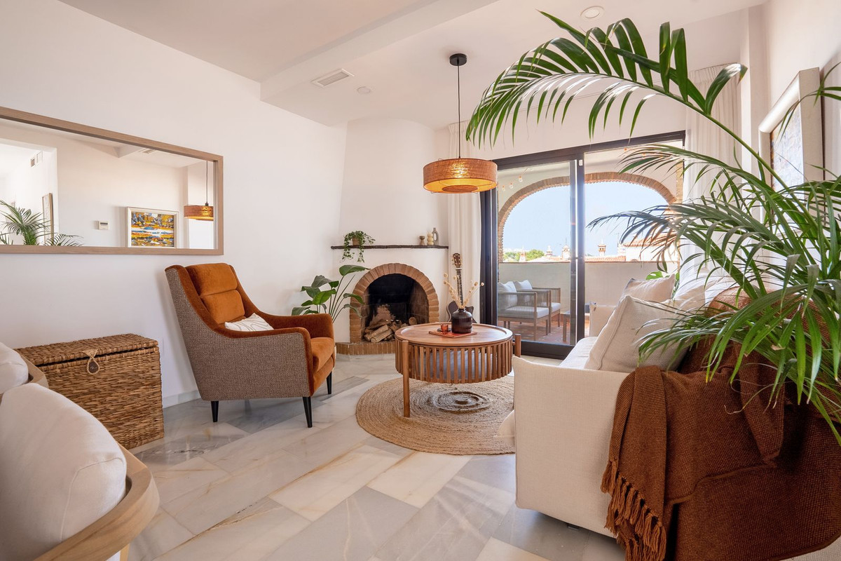 2 bedroom Penthouses for sale in Calahonda – R5145130