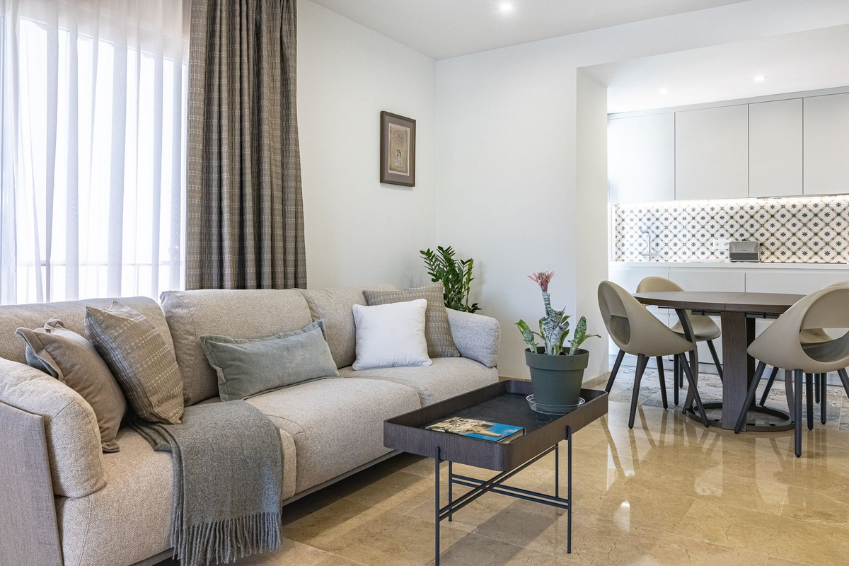 Apartamentos de 3 dormitorios en venta en Milla de Oro – R4188568