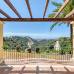 Villas de 6 dormitorios en venta en La Zagaleta – R5126929