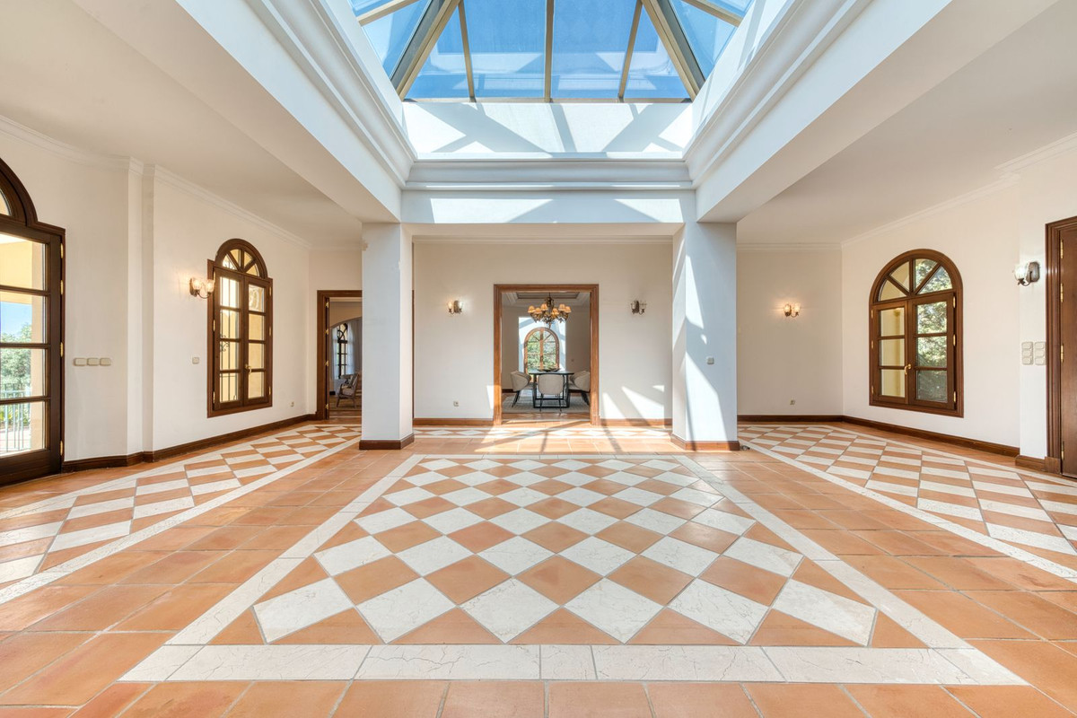 Villas de 6 dormitorios en venta en La Zagaleta – R5126929
