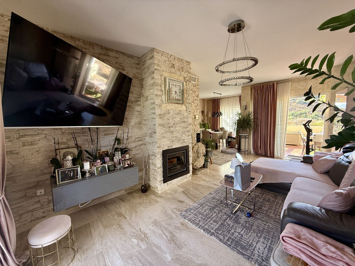 3 bedroom Penthouses for sale in Calahonda – R5129686