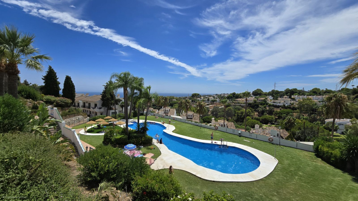 2 bedroom Apartments for sale in Calahonda – R5121916