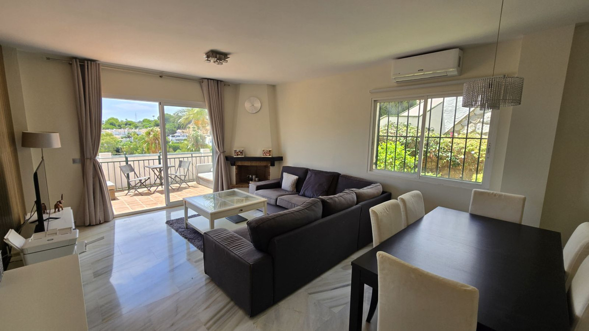 2 bedroom Apartments for sale in Calahonda – R5121916