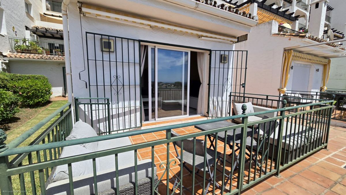 2 bedroom Apartments for sale in Calahonda – R5121916